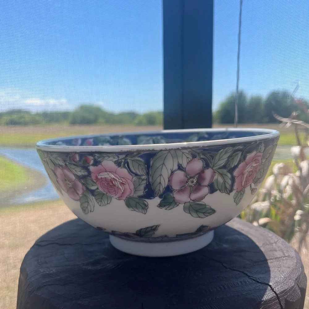 Andrea by Sadek Round serving plate, tall, with floral pattern
